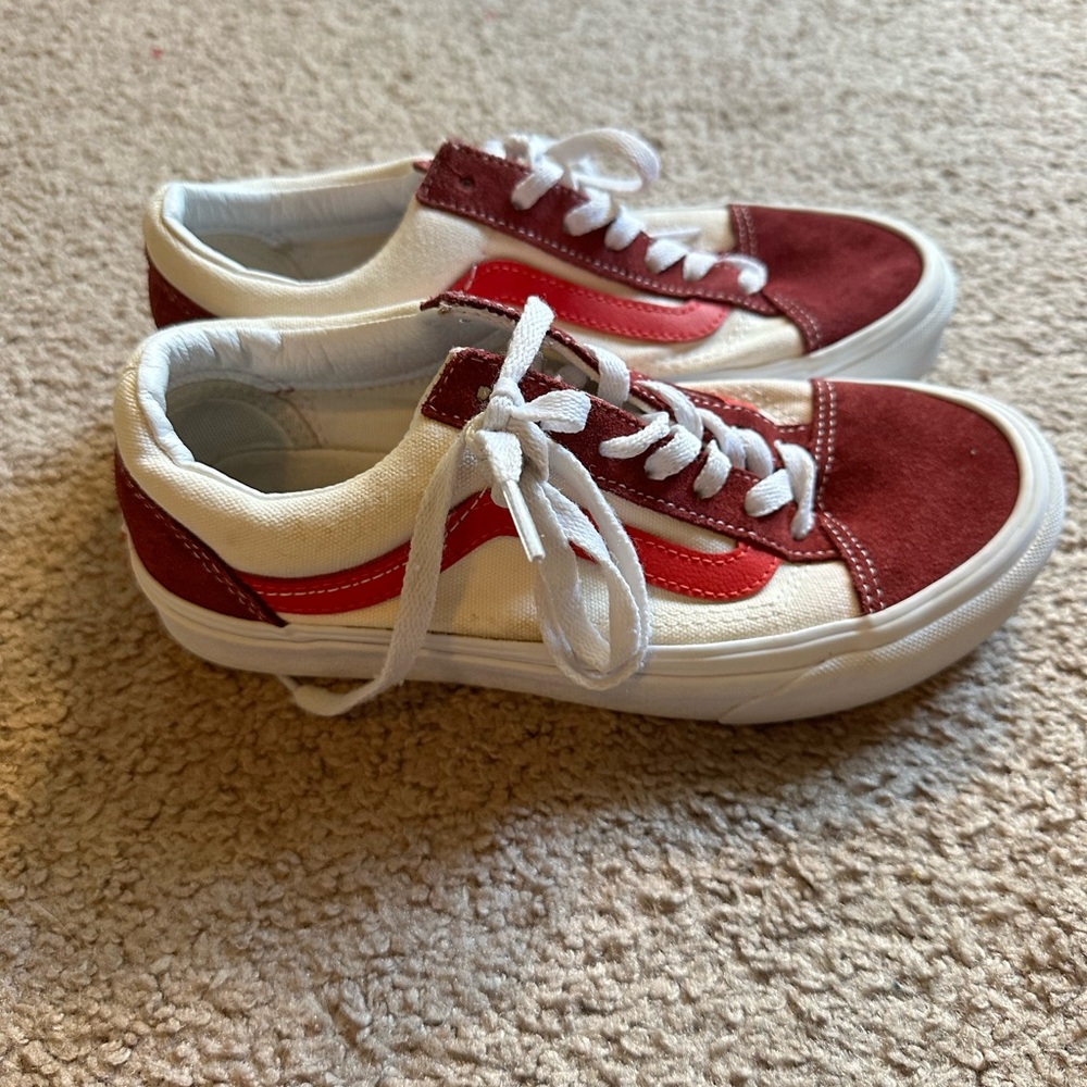 VANS Red Burgandy White Lace Up Rubber Outsole Skater Sneakers Sz 6.5